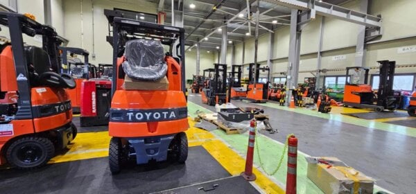 Toyota 8FB30 3-Ton Electric Forklift with Lithium Battery Lithium battery on Toyota 8FB30 forklift