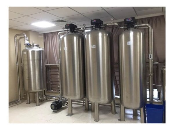 Hemodialysis Water Treatment System Molewater dialysis system with dual RO membranes