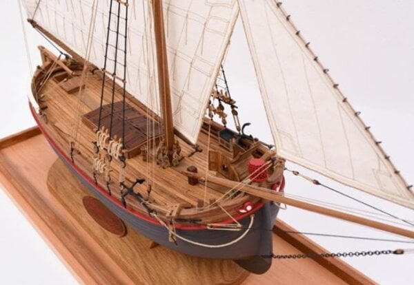 BRAZZERA Model Ship Kit with Embroidered Sails BRAZZERA model ship kit with embroidered sails