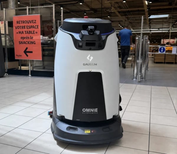 Omnie Case Study: Auchan France Omnie robots at an Auchan supermarket
