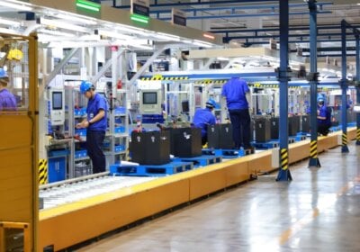 Manufacturer of sodium-ion batteries for industrial forklifts